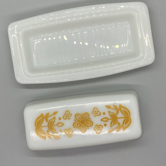 Vintage 1970's Pyrex Milk Glass Butterfly Gold Covered Butter Dish 72-B - Picture 3 of 9